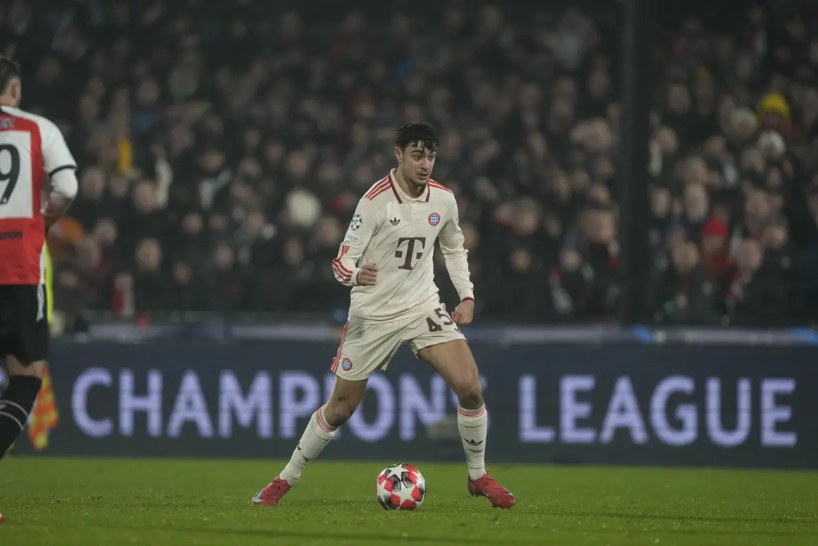 冲刺阶段费耶诺德备战葡超；止住颓势细节曝光；质疑声仍在；赛程密集仍需轮换的简单介绍