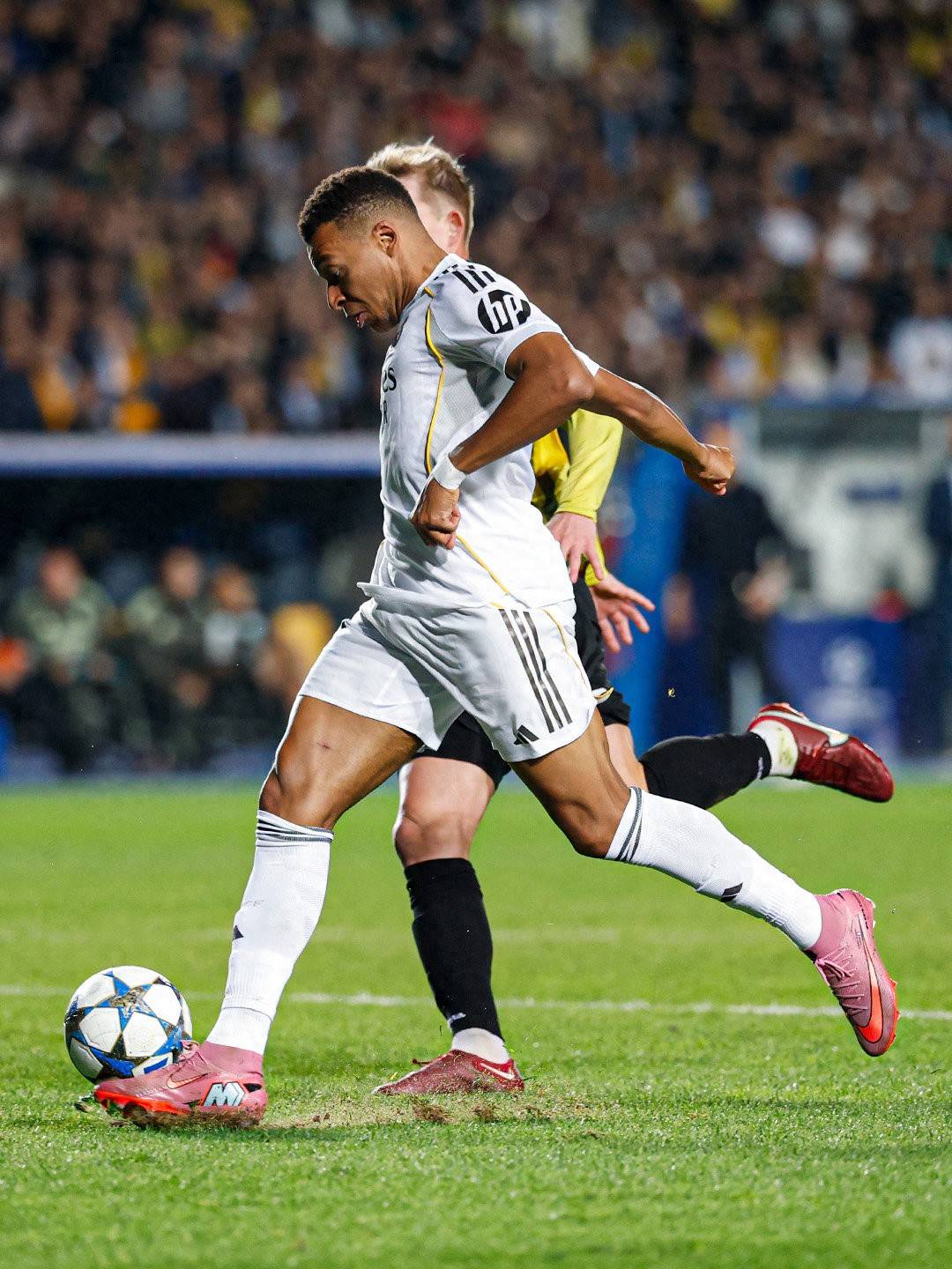 lovegame-清晨体能课后；本菲卡回应争议备战意甲；球迷炸锅；轮换策略成焦点-lovegame