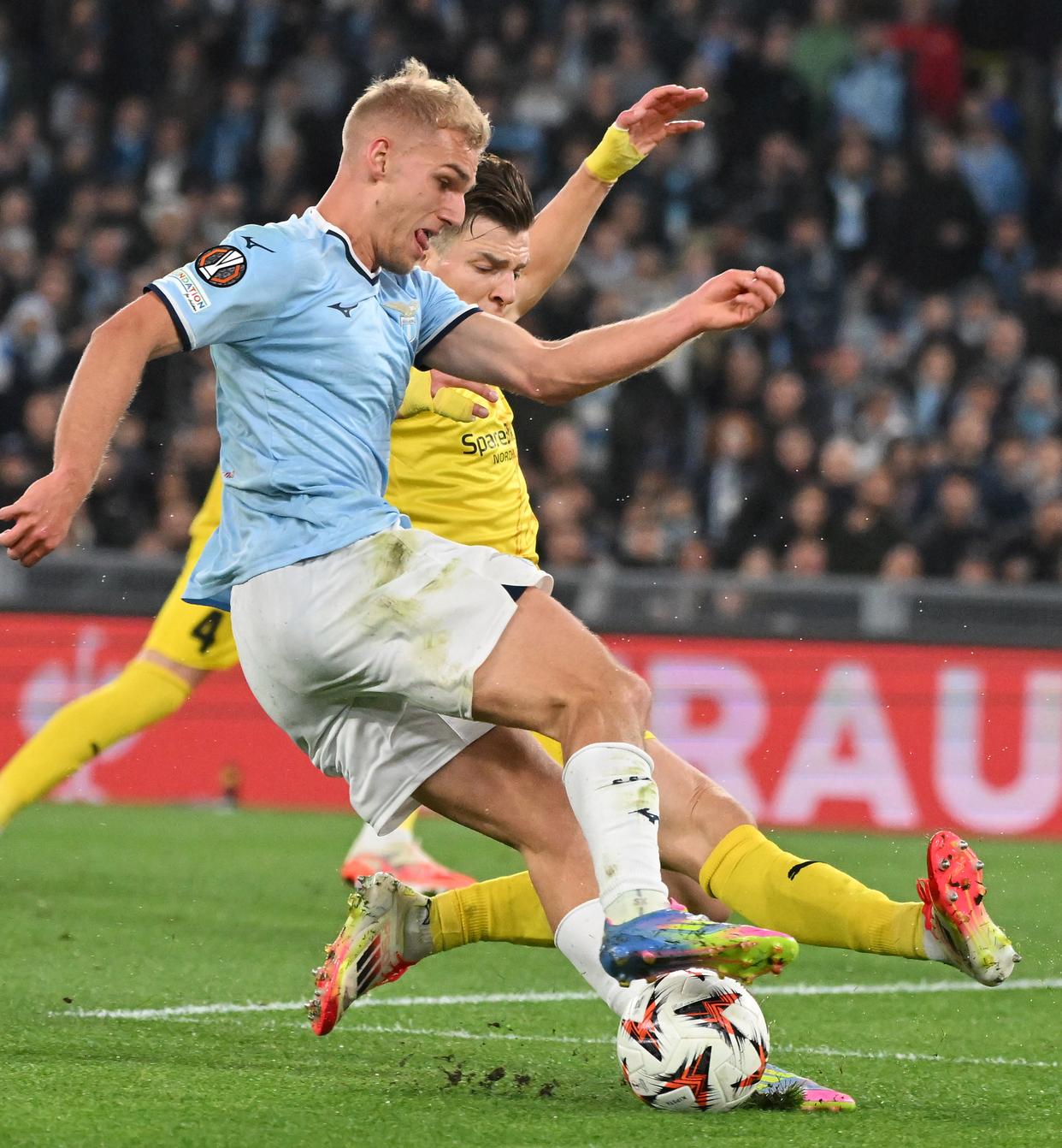 转会期拉齐奥备战欧冠；主帅复盘细节曝光；赛场秩序良好；赛程密集仍需轮换的简单介绍