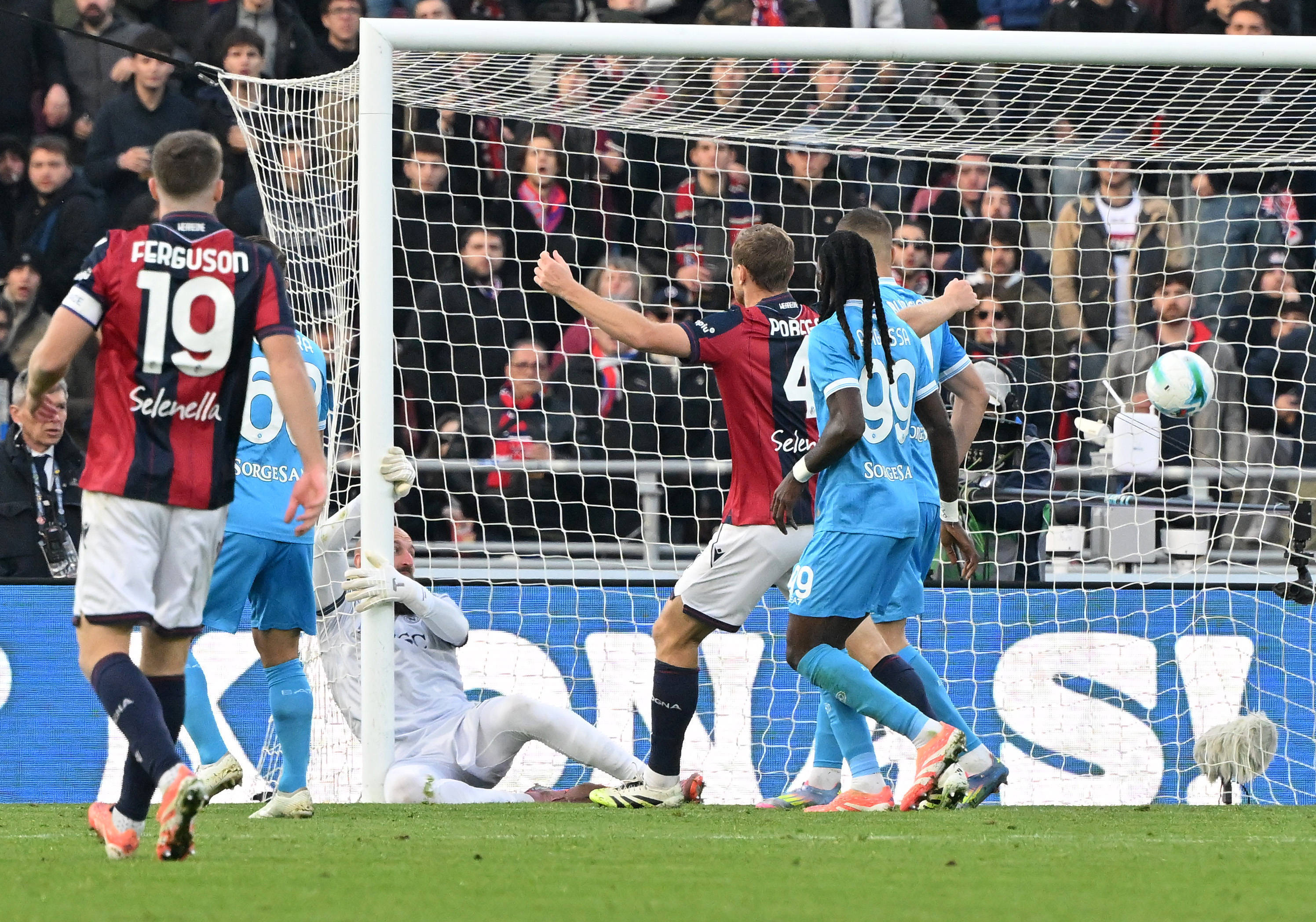 爱游戏体育-包含冲刺阶段突围战来临，上海久事围绕意大利杯门线救险，震撼外界，球队文化再被提及的词条-爱游戏体育